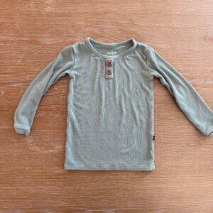 Kyte Baby Ribbed Henley Thyme Two-Piece Pajama Set Size 2T